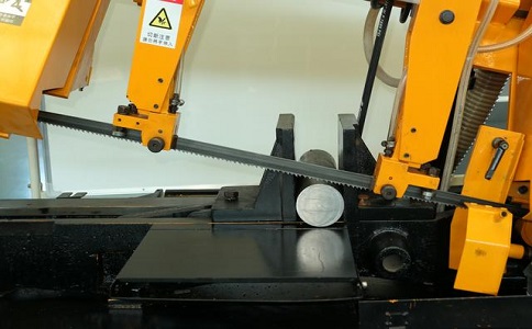 黄州数控带锯床自动送料精度会出现偏差吗？